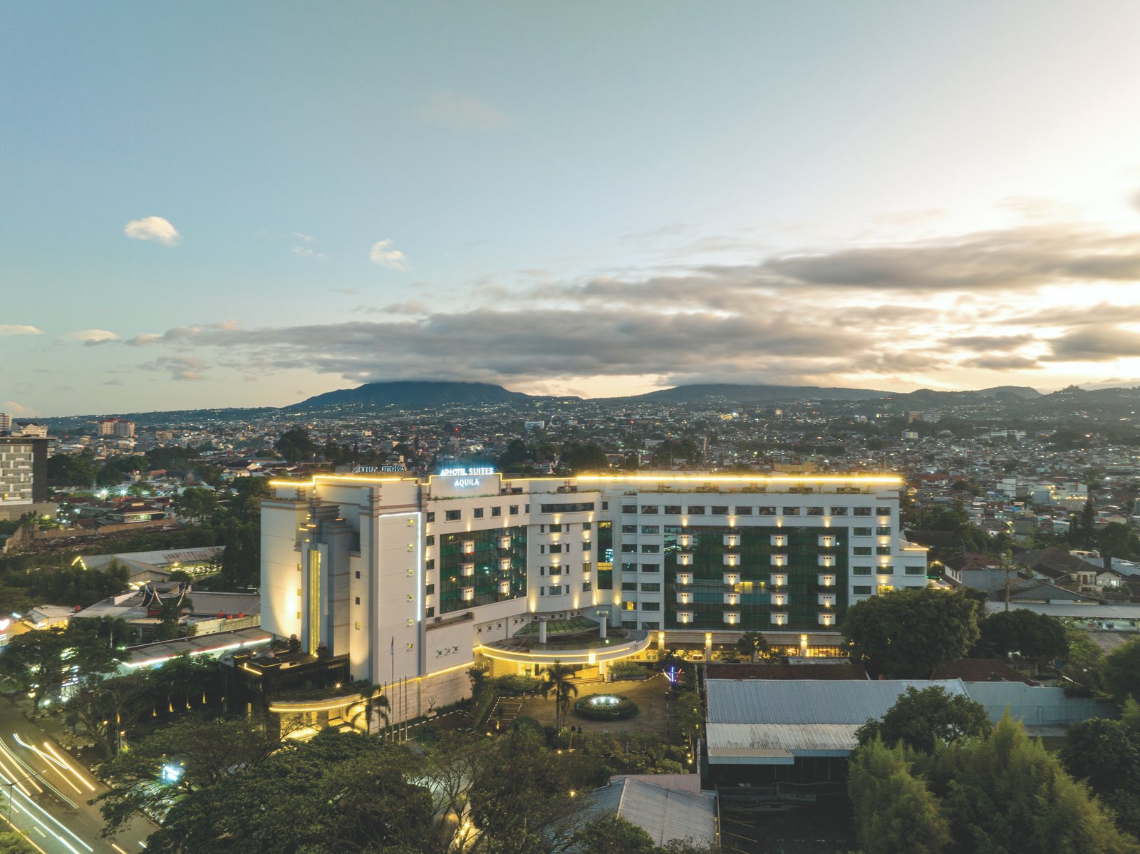 ARTOTEL Suites Aquila Bandung Perkenalkan General Manager Baru Lewat “Coffee Connect”