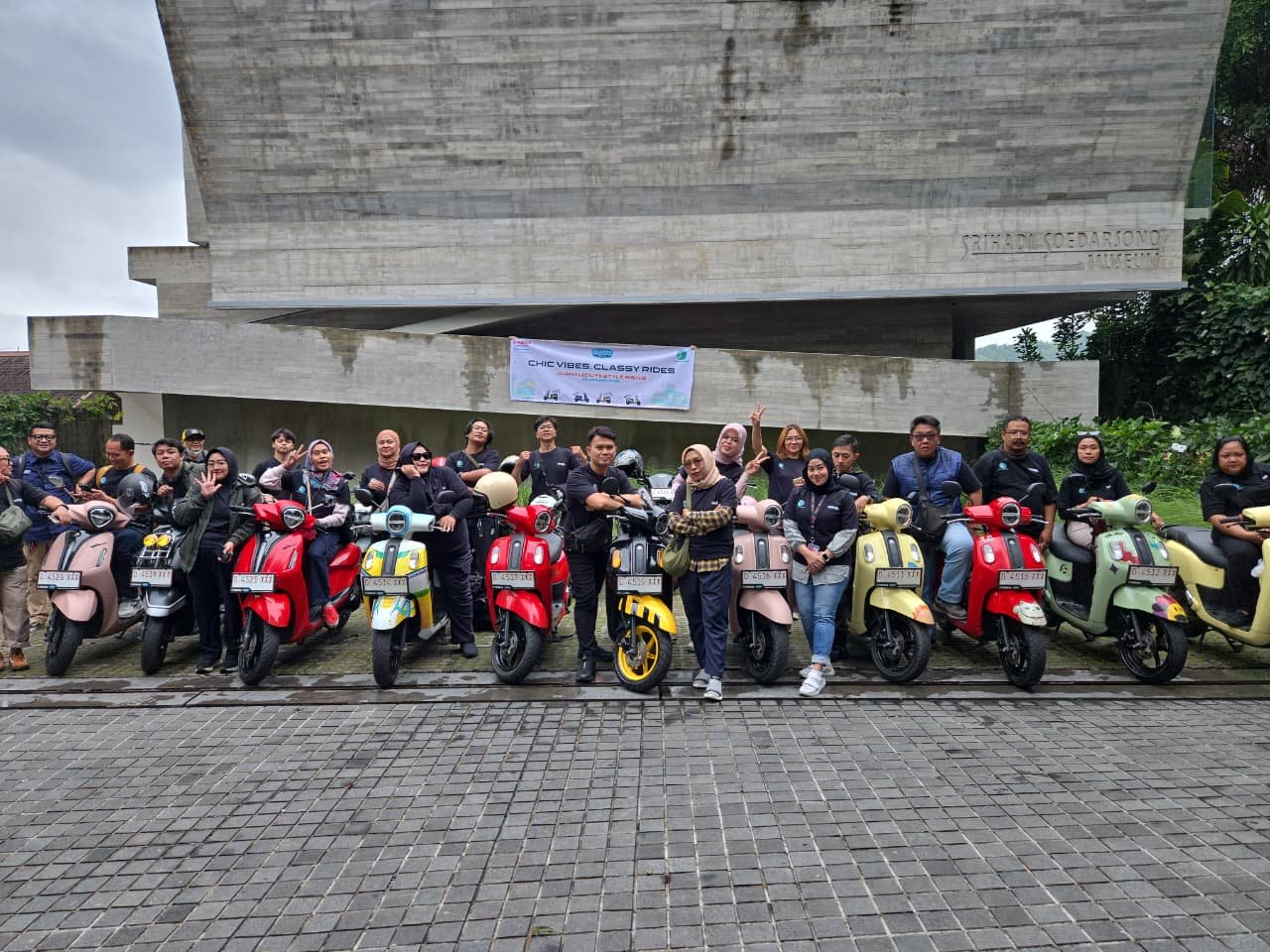 Chic Vibes, Classy Ride: Yamaha Jawa Barat Berkolaborasi dengan Jurnalis Lifestyle Bisnis Bandung