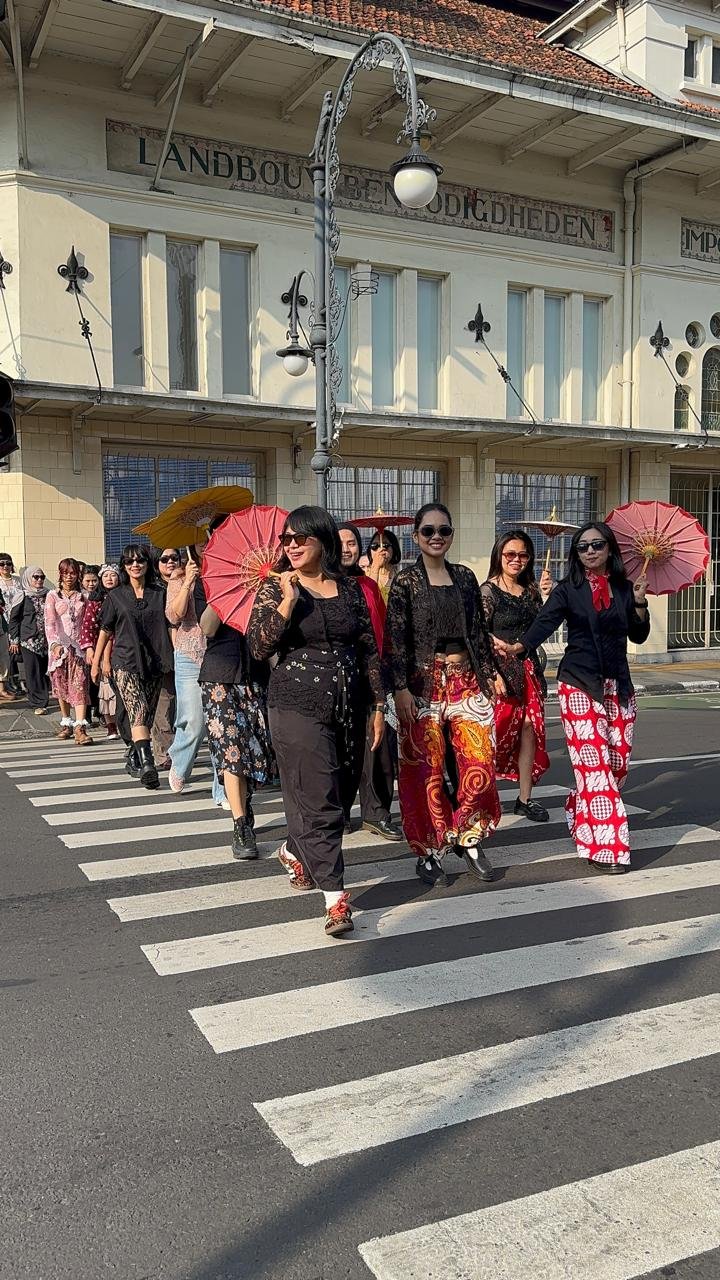 Girls Day Out Kartini Day  “Dari Kebaya ke Jalan Raya”